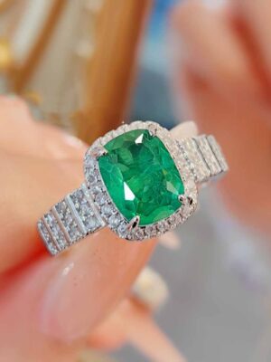 Simulated Halo Green Emerald Stone Ring