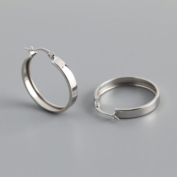 7 Silver Wide Flat Plain Earring Clik